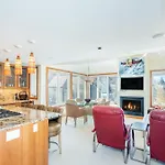 Spacious 3 Bedroom Condo Easy Walk To Grocery Store And Chairlift 7